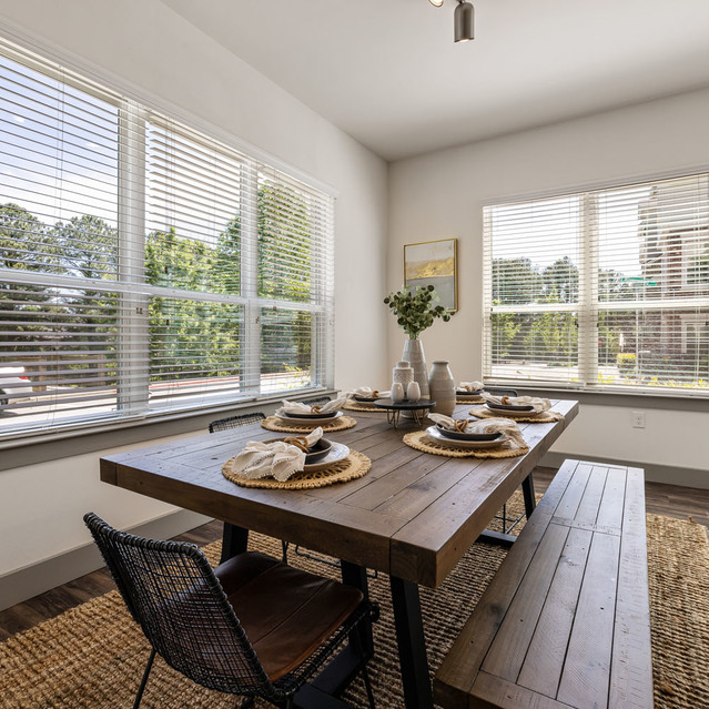 Creekside at Crabtree - Dining Table with Long Bench Chair